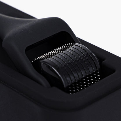 Close-up of the ZENLUCA Hair Growth Dermaroller's microneedles used for scalp stimulation